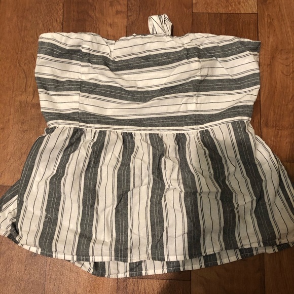 Women’s Tops - Picture 1 of 5